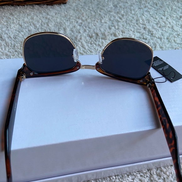 Sunglasses - Picture 3 of 8